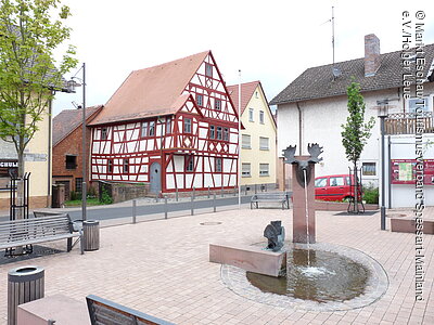 Marktplatz mit Schwedenbrunnen (Eschau, Spessart-Mainland)