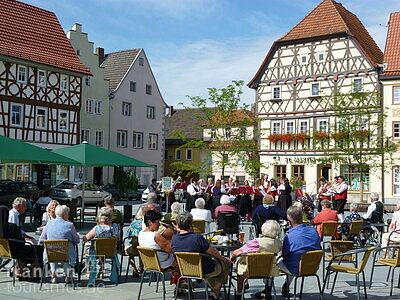 Standkonzert auf dem Marktplatz (Mellrichstadt, Rhön)